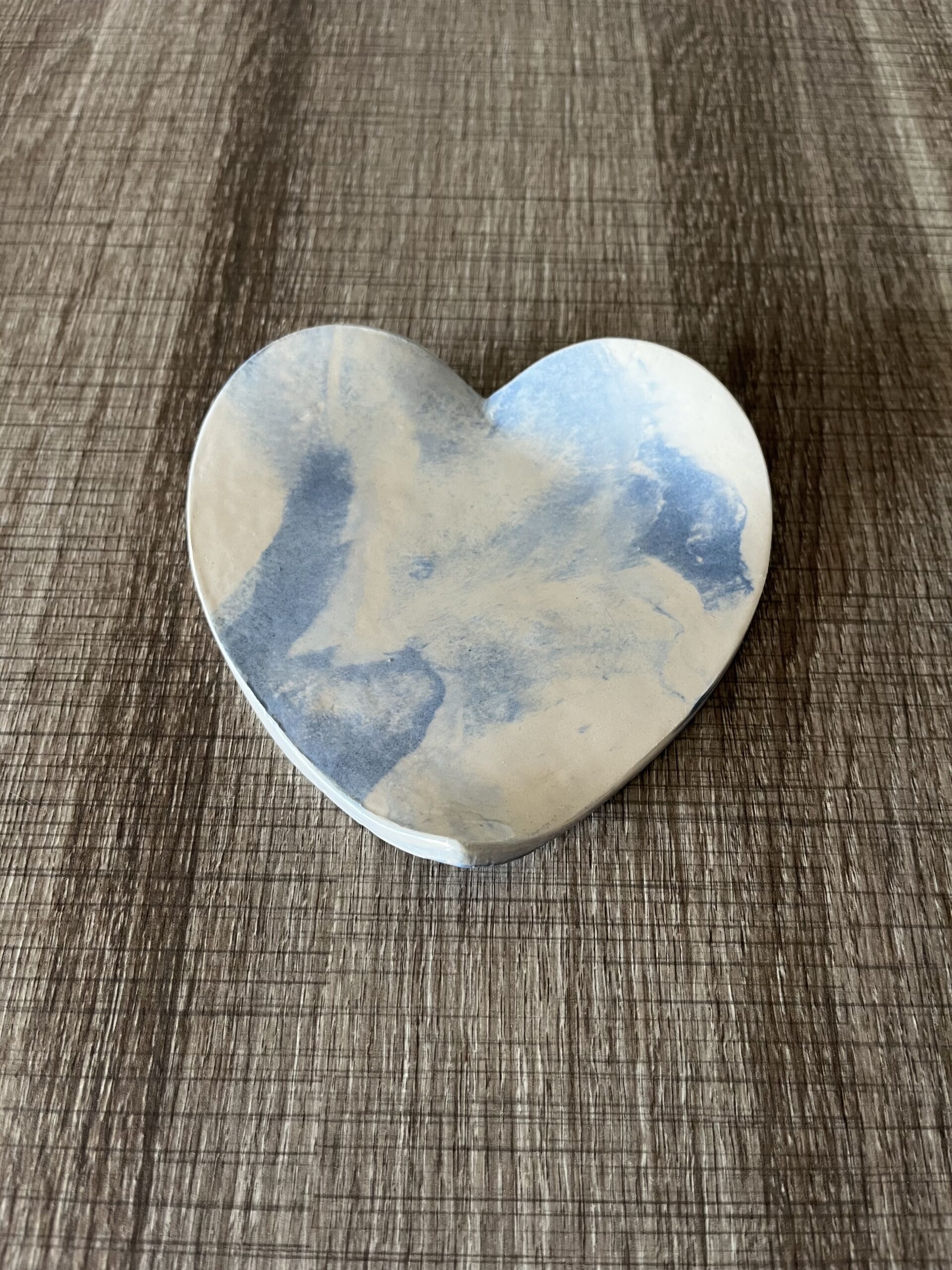 Coupelle coeur en faience bleu et blanc