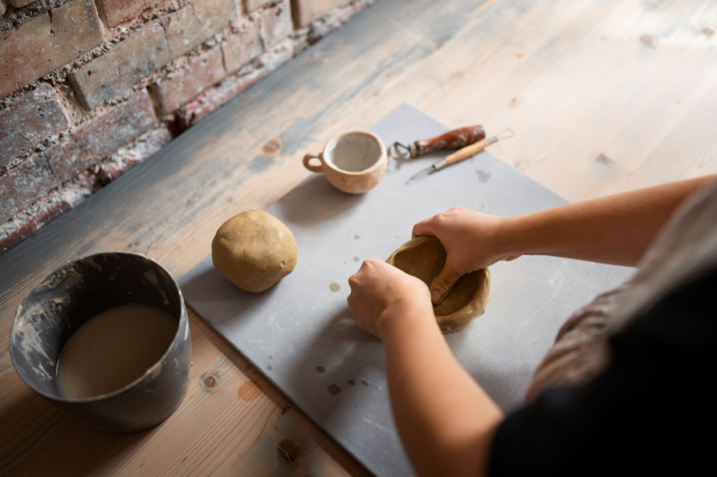 Technique du pincé en poterie